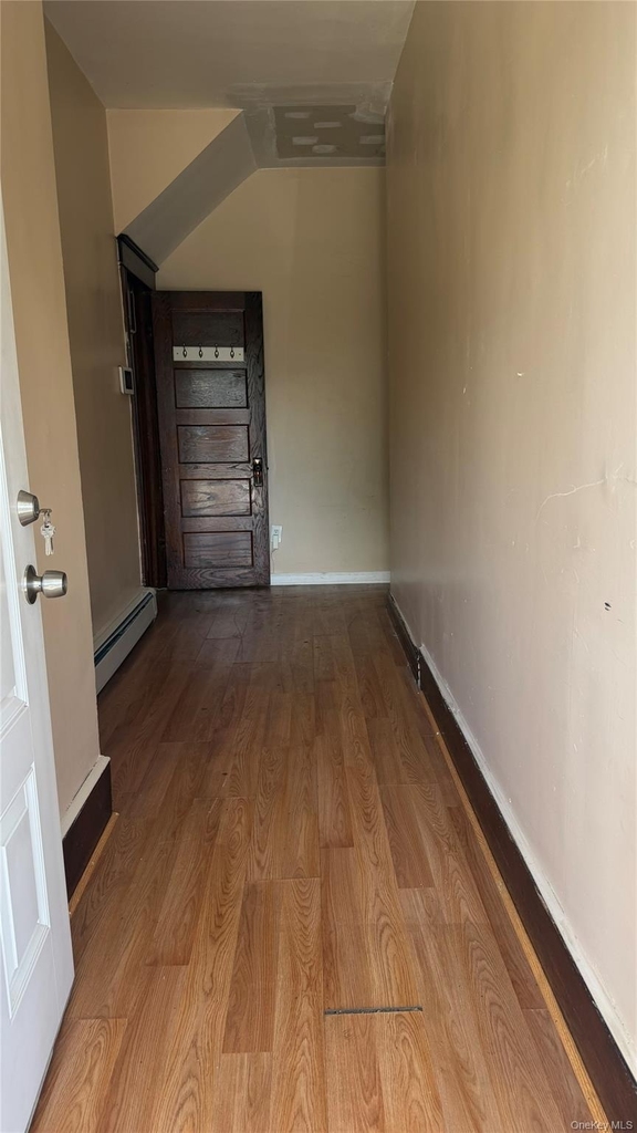 417 Baker Street - Photo 2