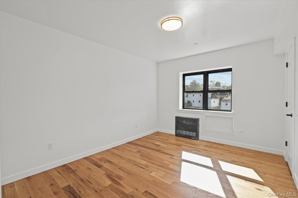 671 Bronx River Road - Photo 19