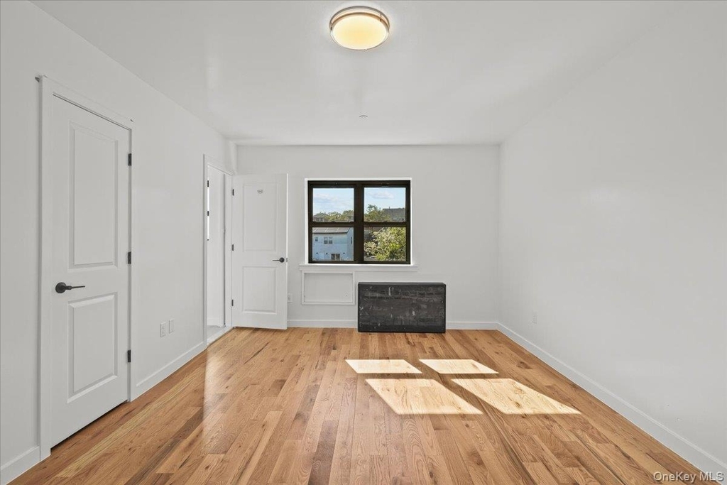 671 Bronx River Road - Photo 14