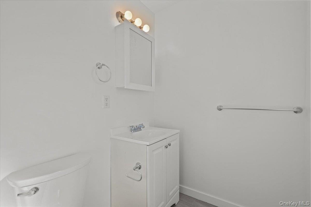 671 Bronx River Road - Photo 16