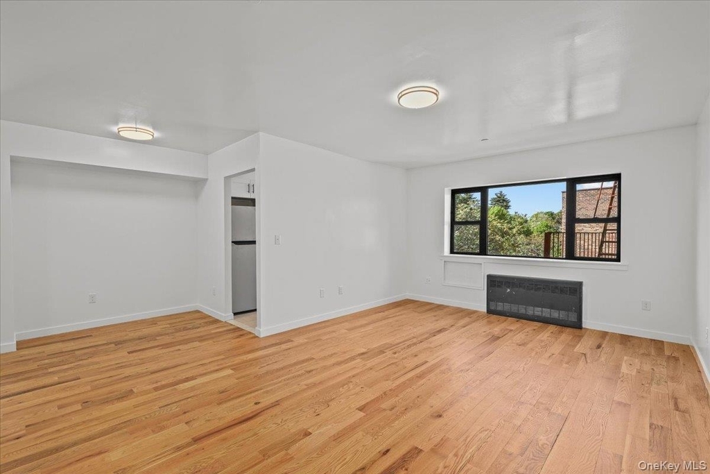 671 Bronx River Road - Photo 10