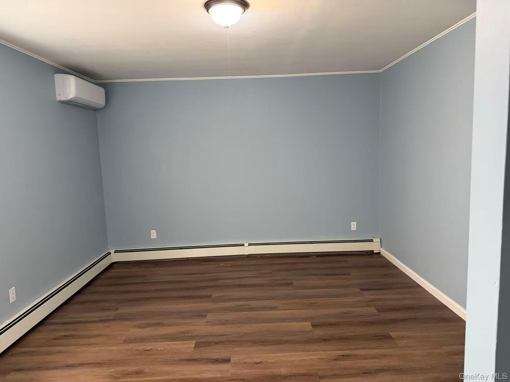 61 Grand Street - Photo 2