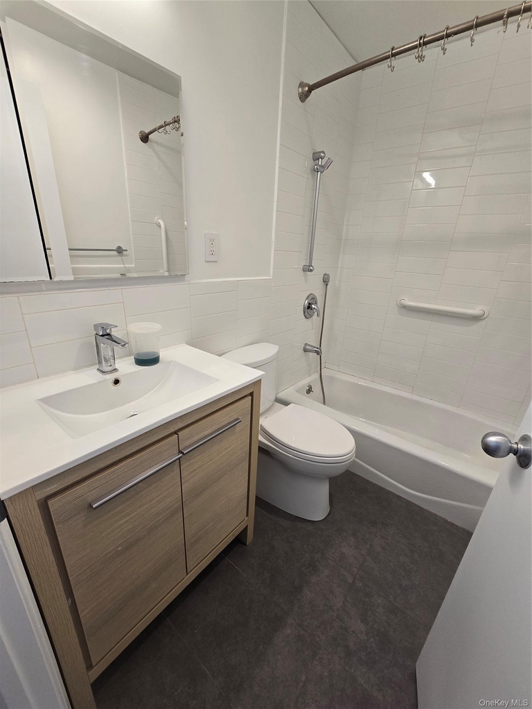 240-29 70 Avenue - Photo 11