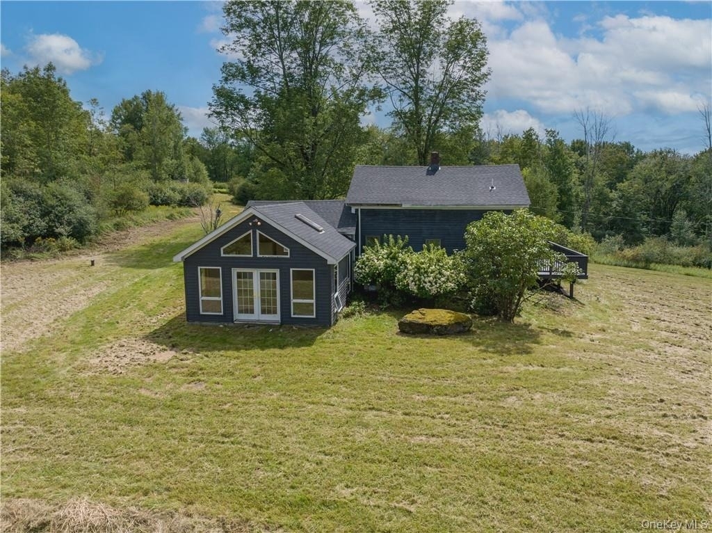 1667 Shandelee Road - Photo 4