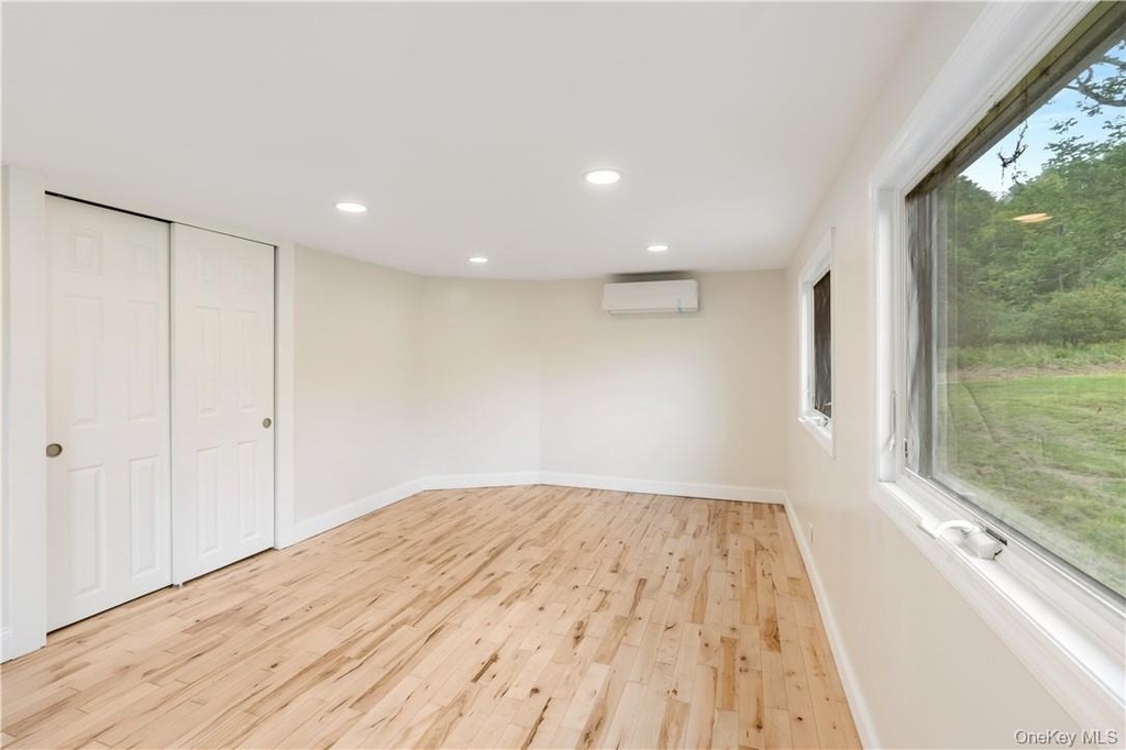 1667 Shandelee Road - Photo 15