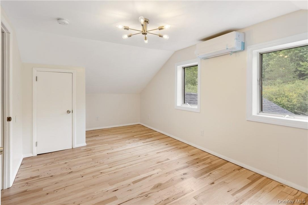 1667 Shandelee Road - Photo 30