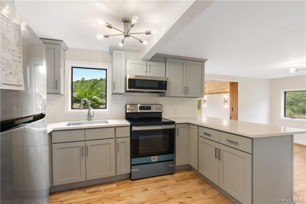1667 Shandelee Road - Photo 11