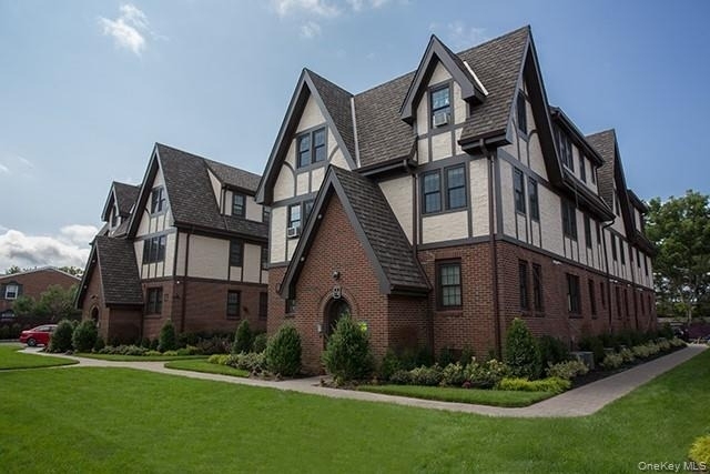 78 South Clinton Avenue - Photo 1
