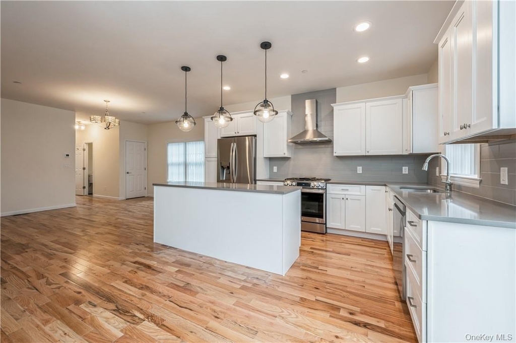 11 Park Avenue - Photo 4