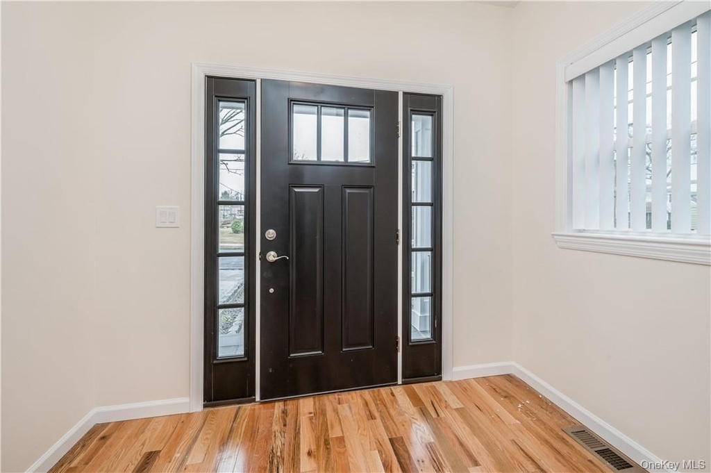 11 Park Avenue - Photo 1