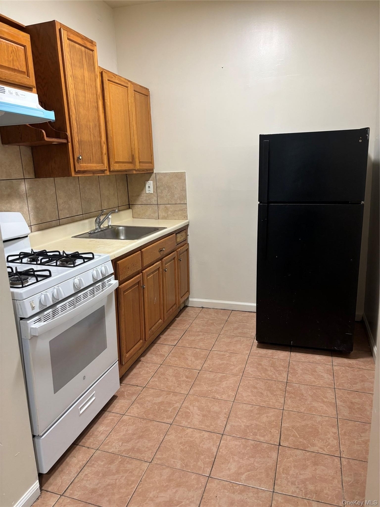 204 South Street - Photo 3