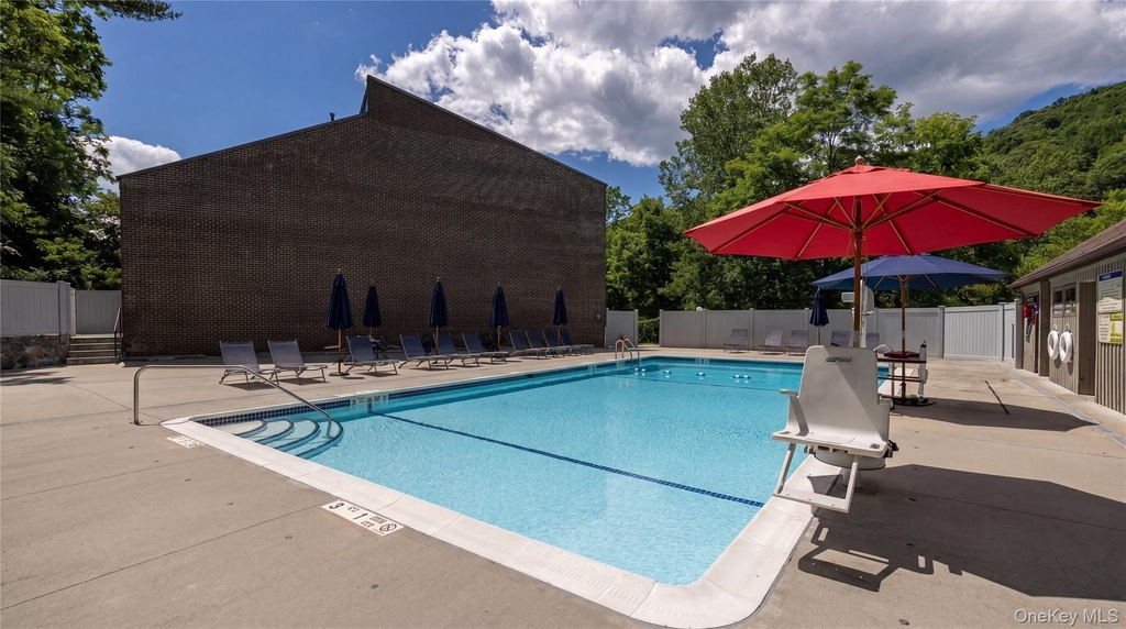 359 N Greeley Avenue - Photo 19