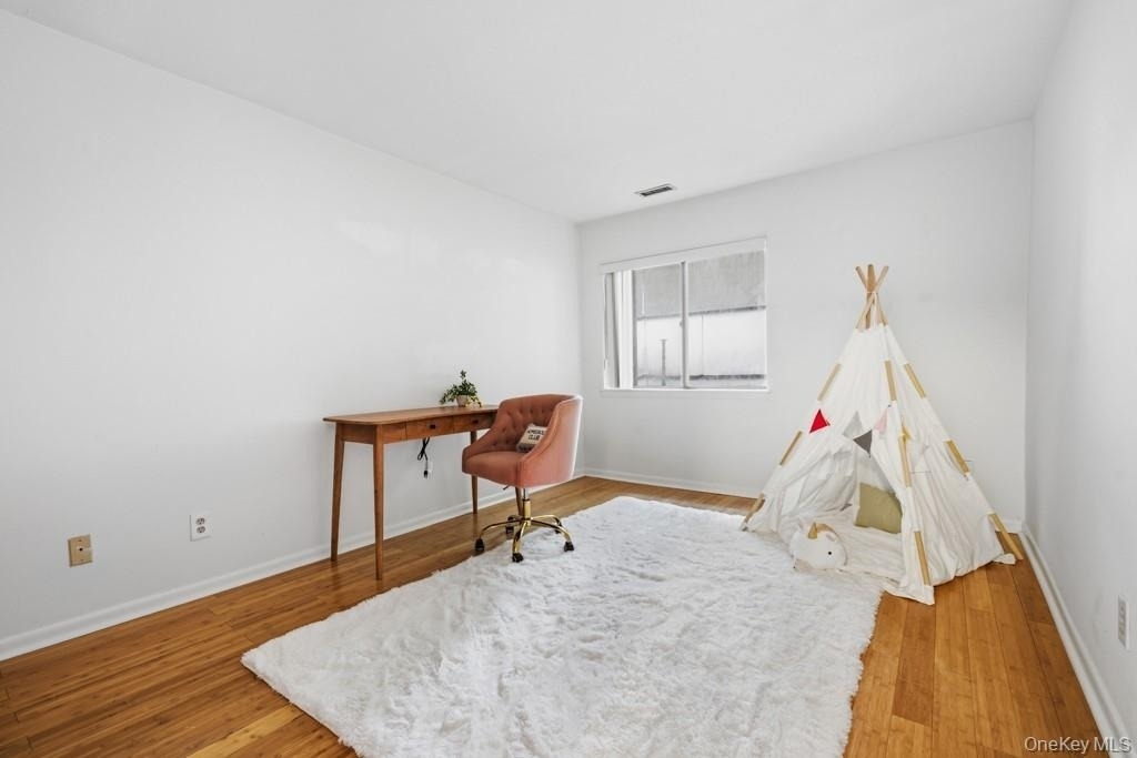 359 N Greeley Avenue - Photo 10