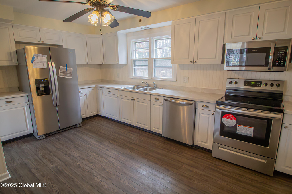 27 Hanifin Avenue - Photo 2