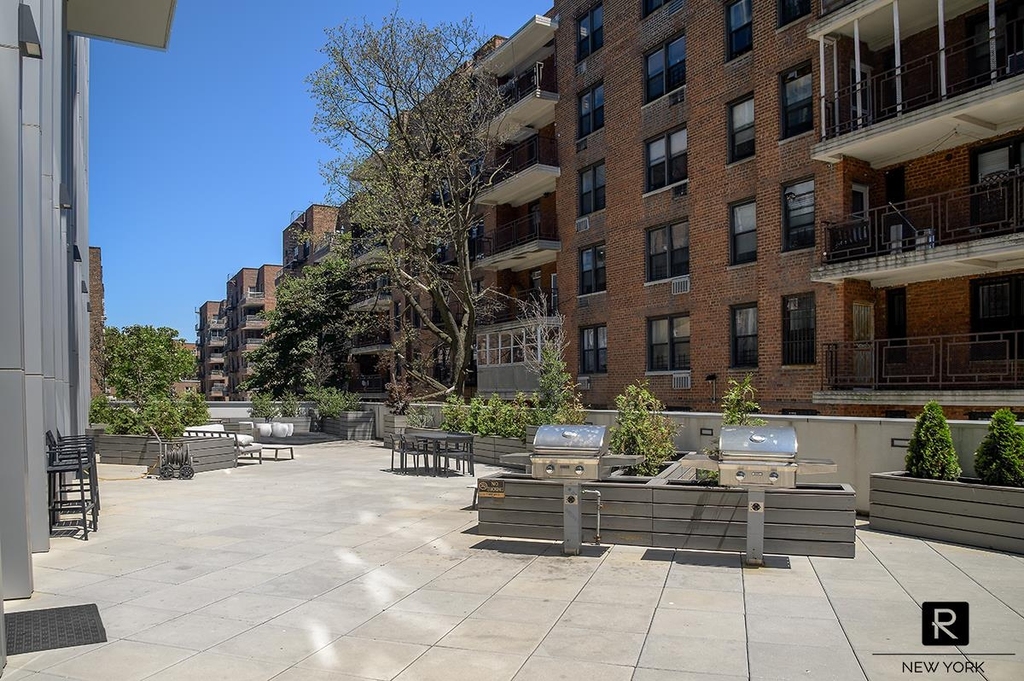 Maple Avenue - Photo 9