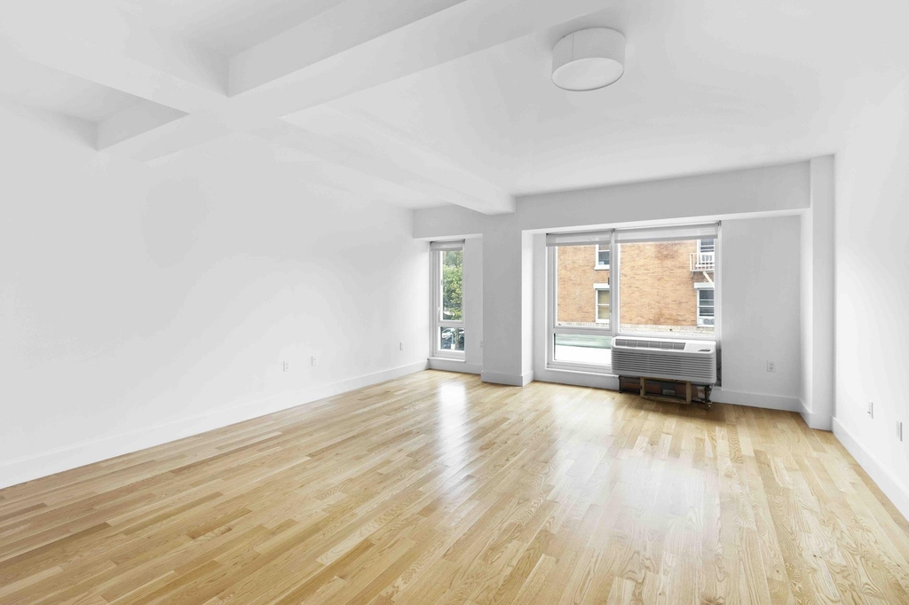360 Smith Street - Photo 0