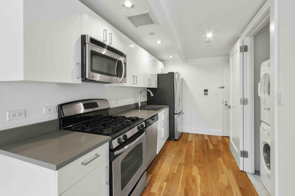360 Smith Street - Photo 2