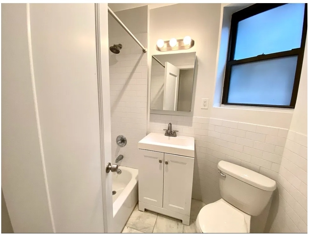 237 E 58th Street - Photo 5