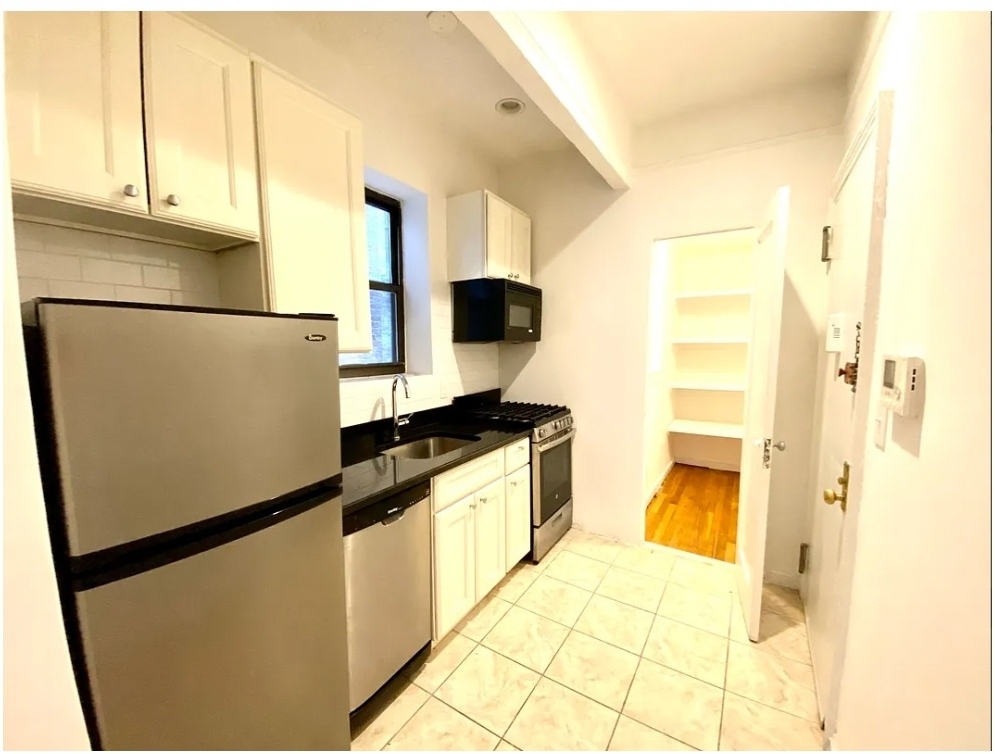 237 E 58th Street - Photo 4