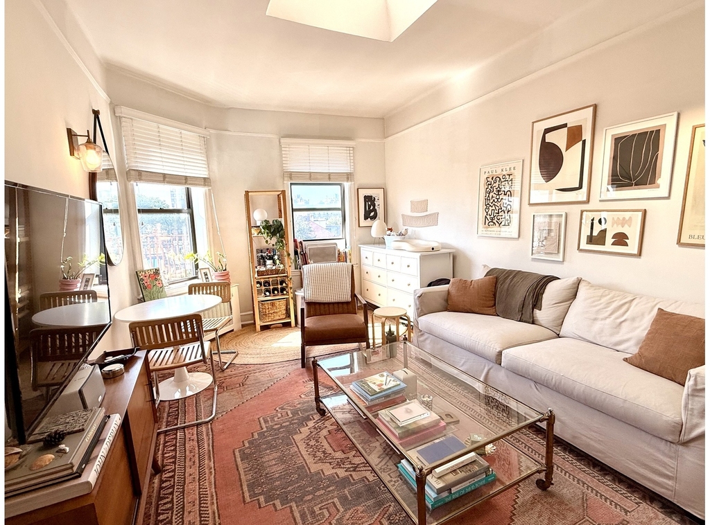 51 7th Avenue S - Photo 2