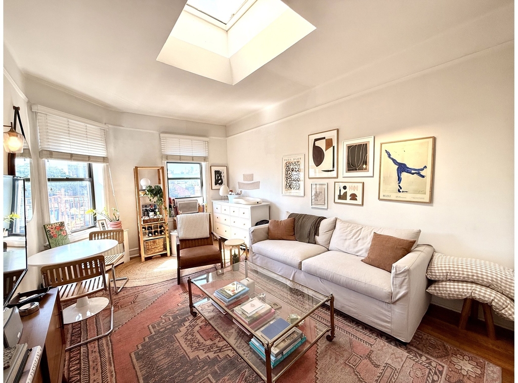 51 7th Avenue S - Photo 0