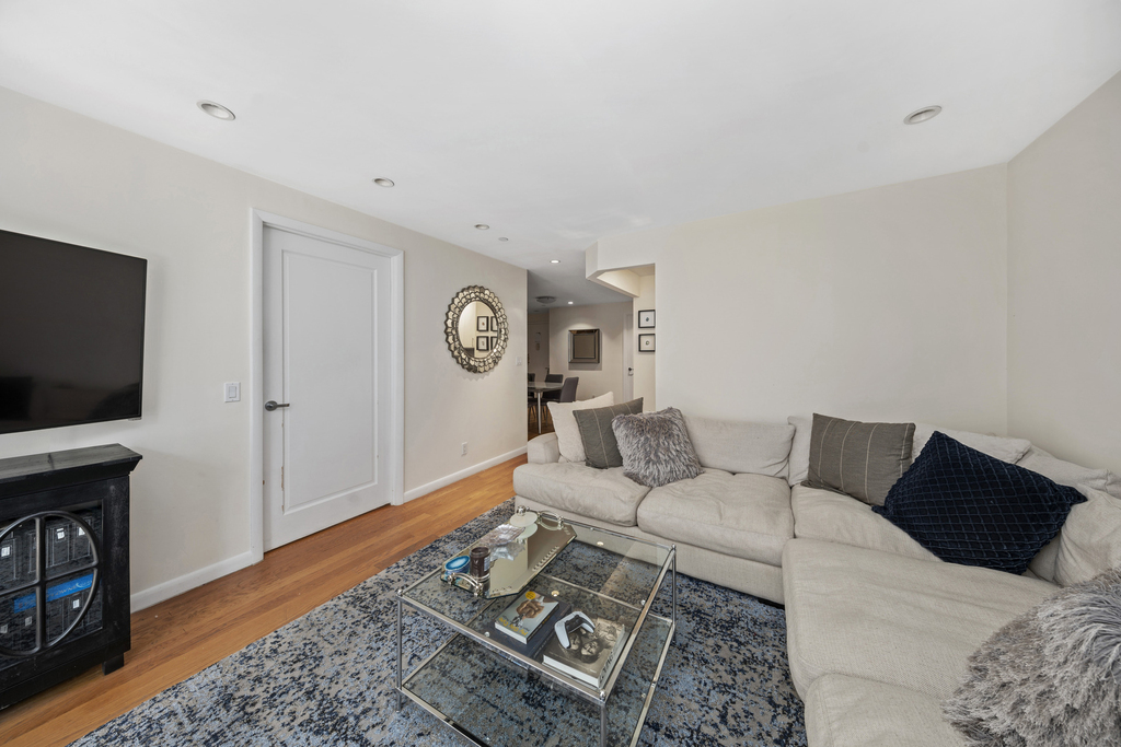 159 Bleecker Street - Photo 2