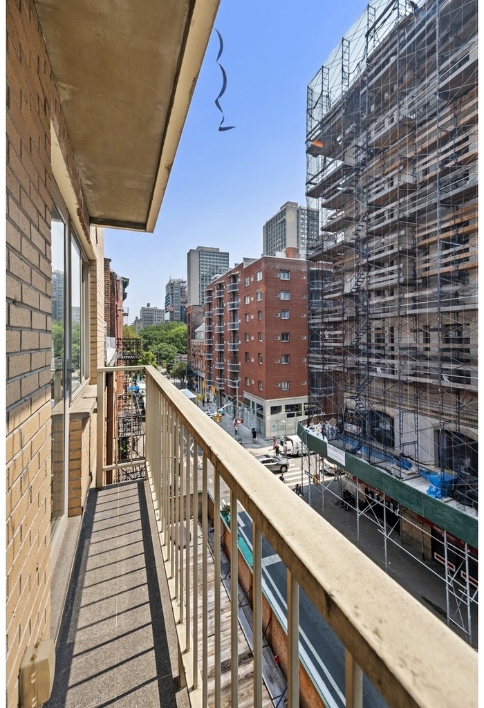 159 Bleecker Street - Photo 4