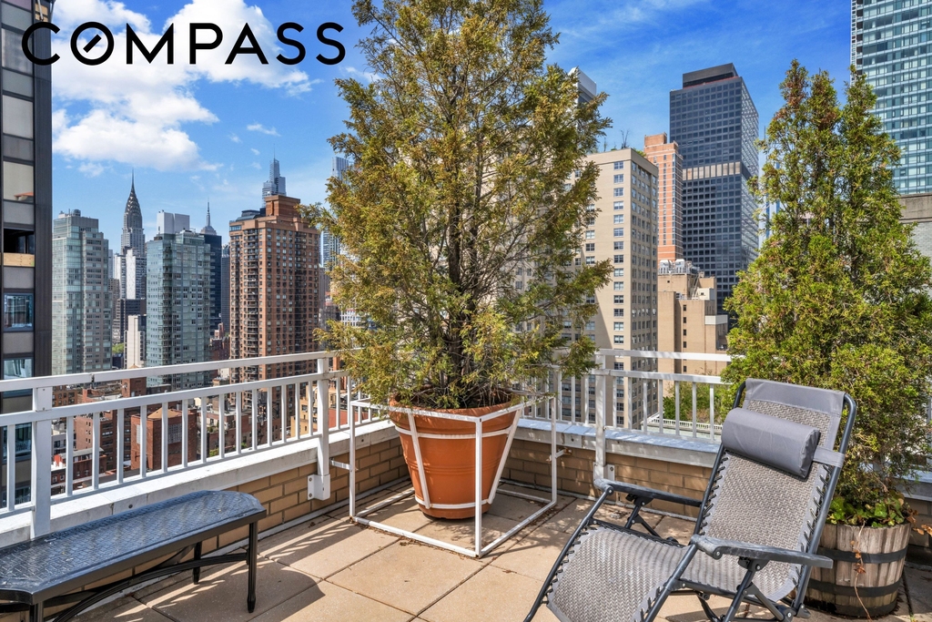 345 E 56th Street - Photo 13