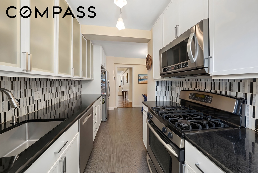 345 E 56th Street - Photo 9