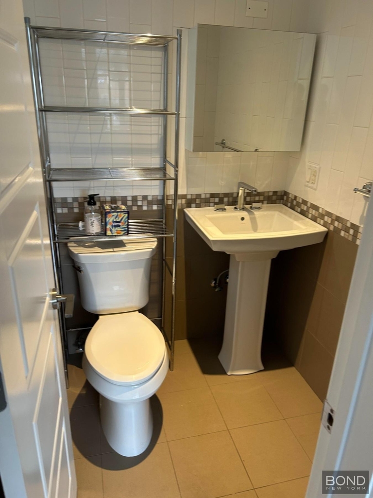 1329 E 17th Street - Photo 5