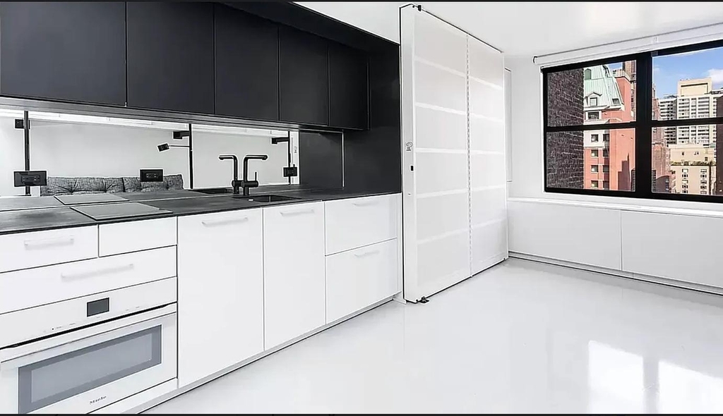 237 Madison Avenue - Photo 3
