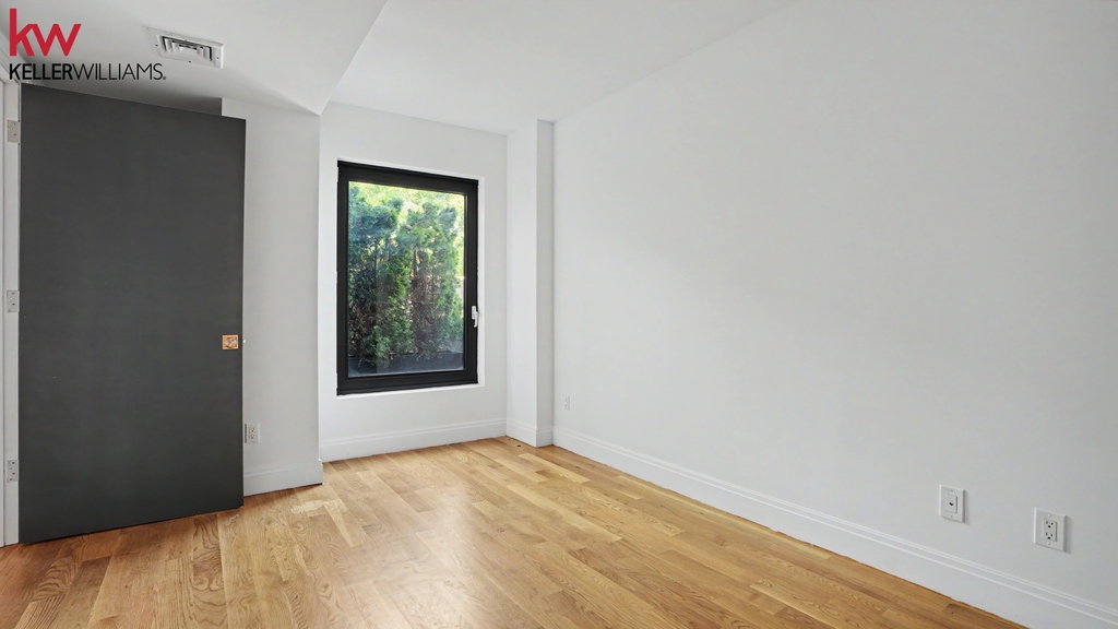 554 4th Avenue - Photo 5