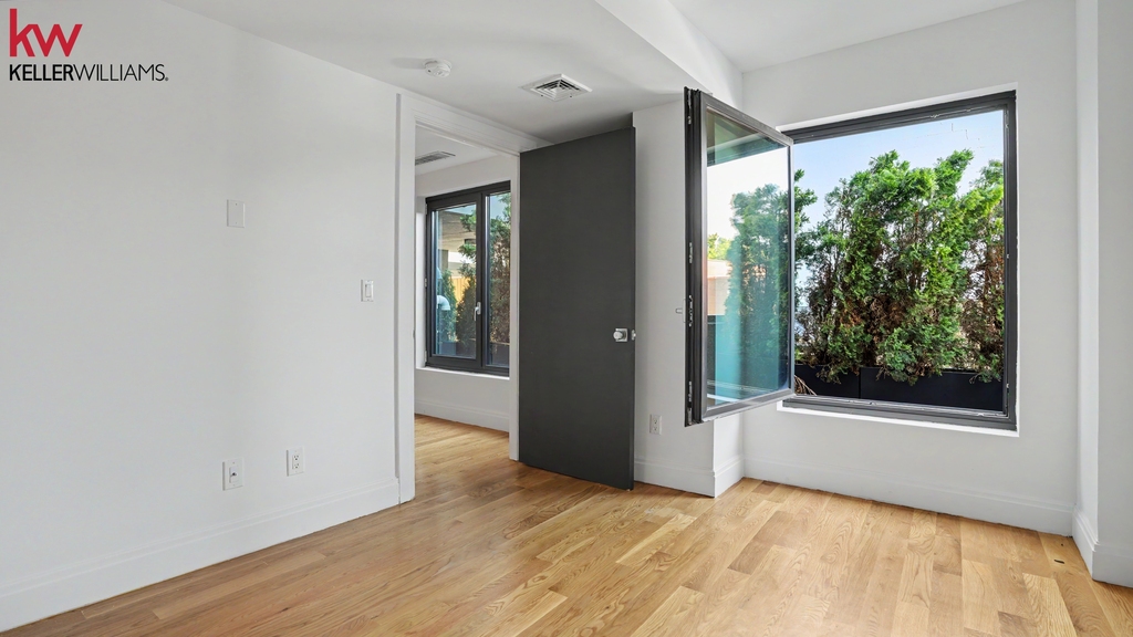 554 4th Avenue - Photo 3