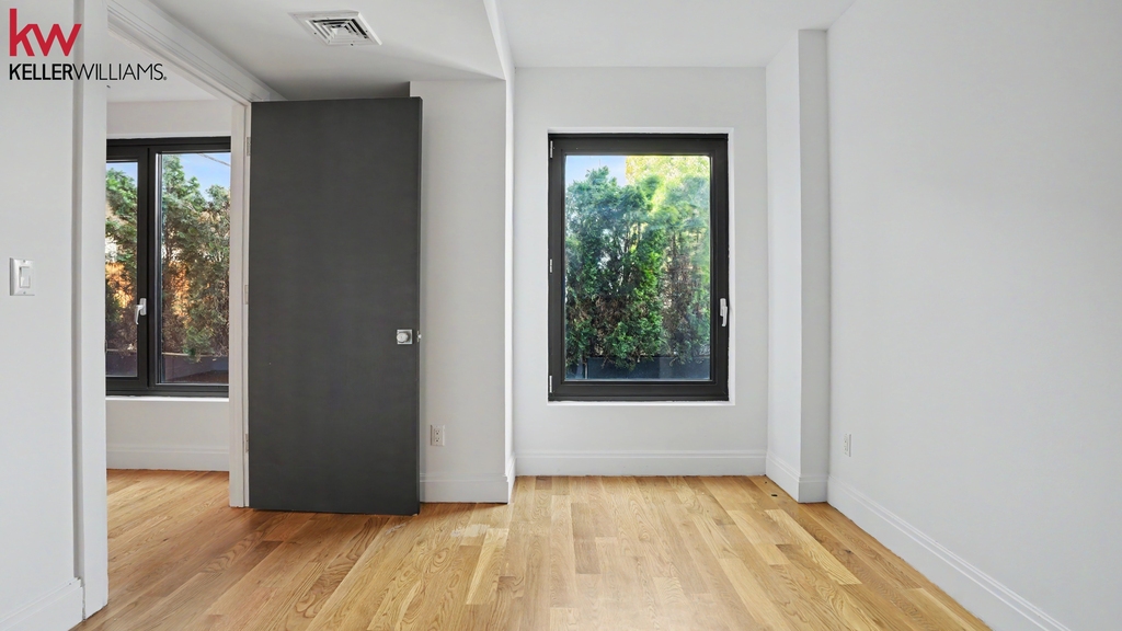 554 4th Avenue - Photo 4