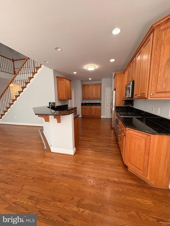 10802 Cedar Creek Drive - Photo 6