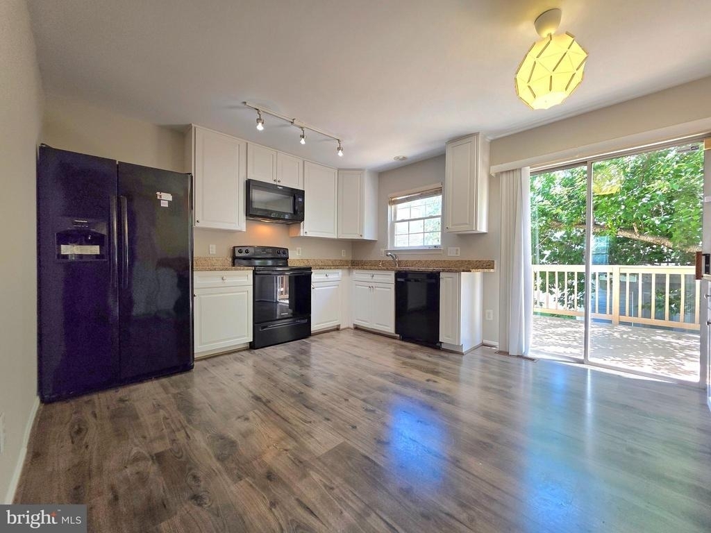 3643 Crosswater Court - Photo 9