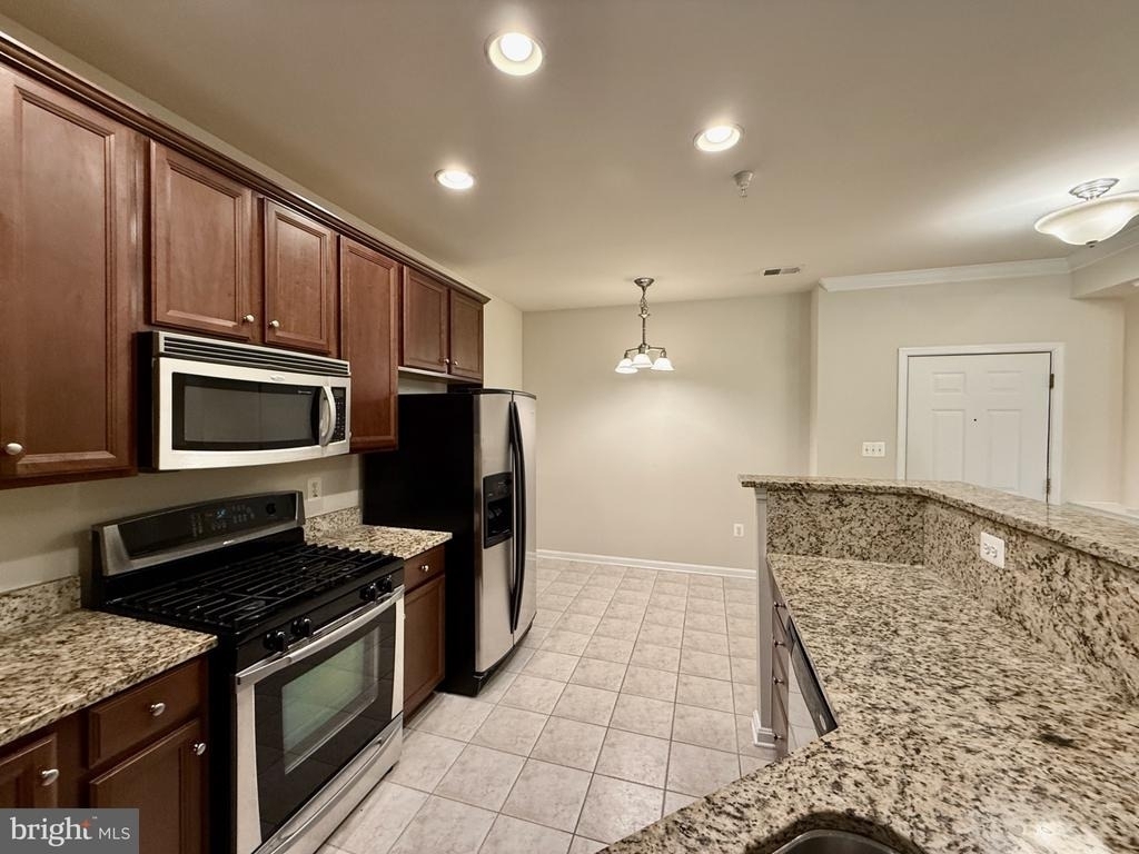 9720 Holmes Place - Photo 2