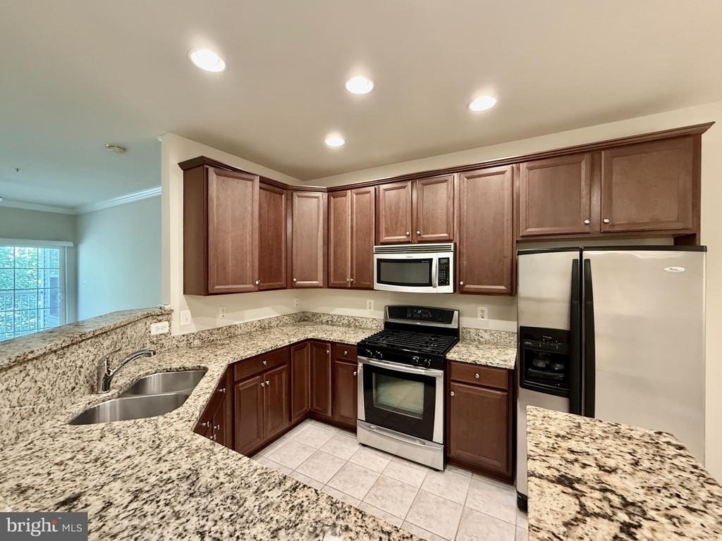 9720 Holmes Place - Photo 1