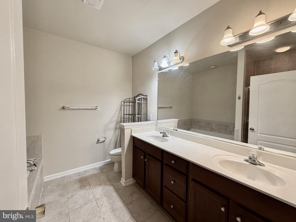 9720 Holmes Place - Photo 12