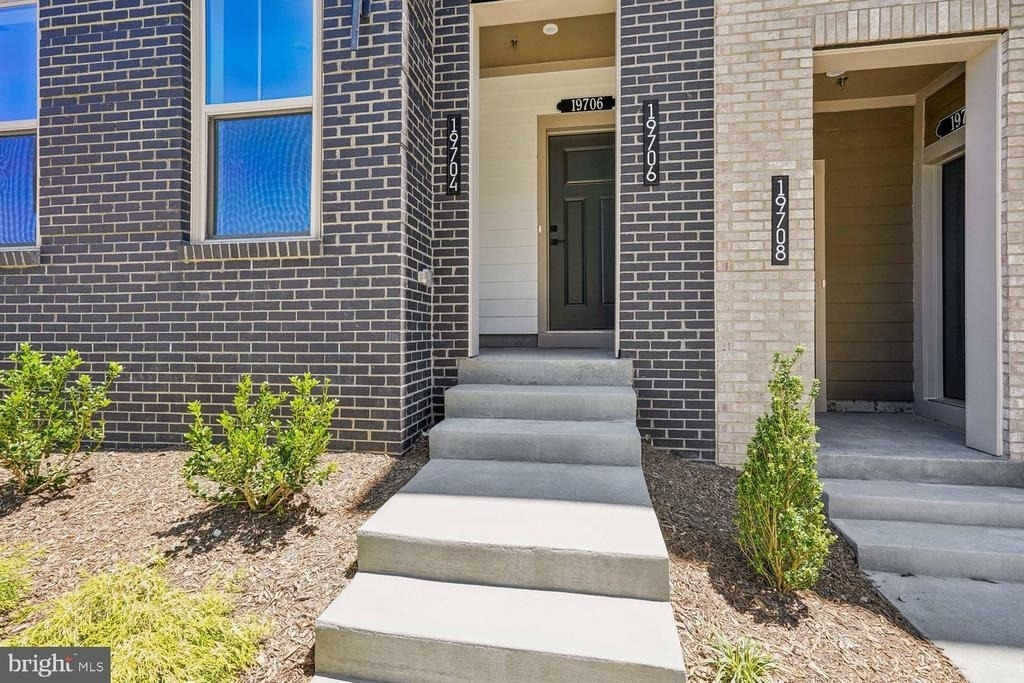 19704 Misty Moss Sq - Photo 1