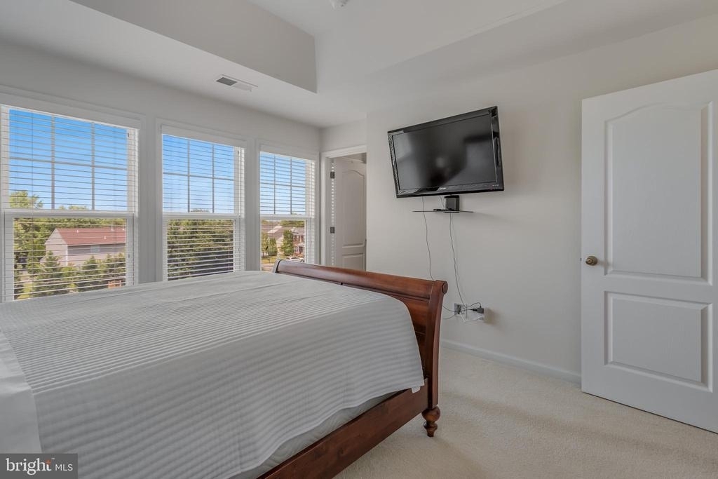 43284 Novi Terrace - Photo 24