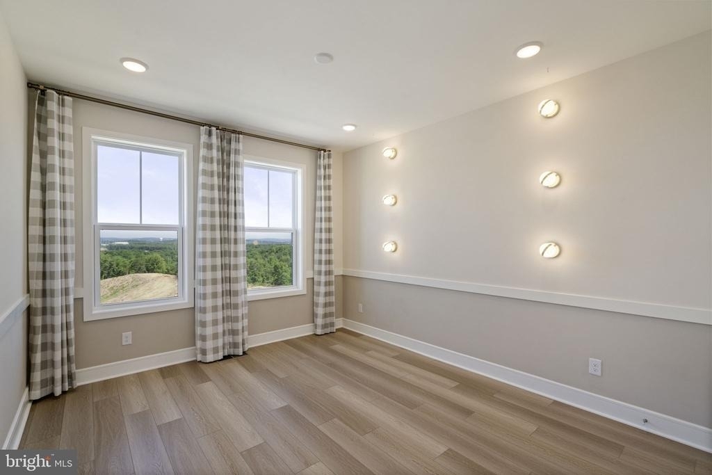 20799 Lamlash Terrace - Photo 14