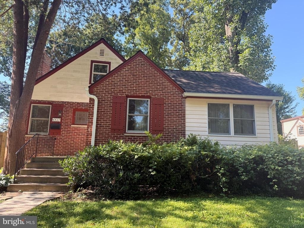 6927 Chestnut Avenue - Photo 0