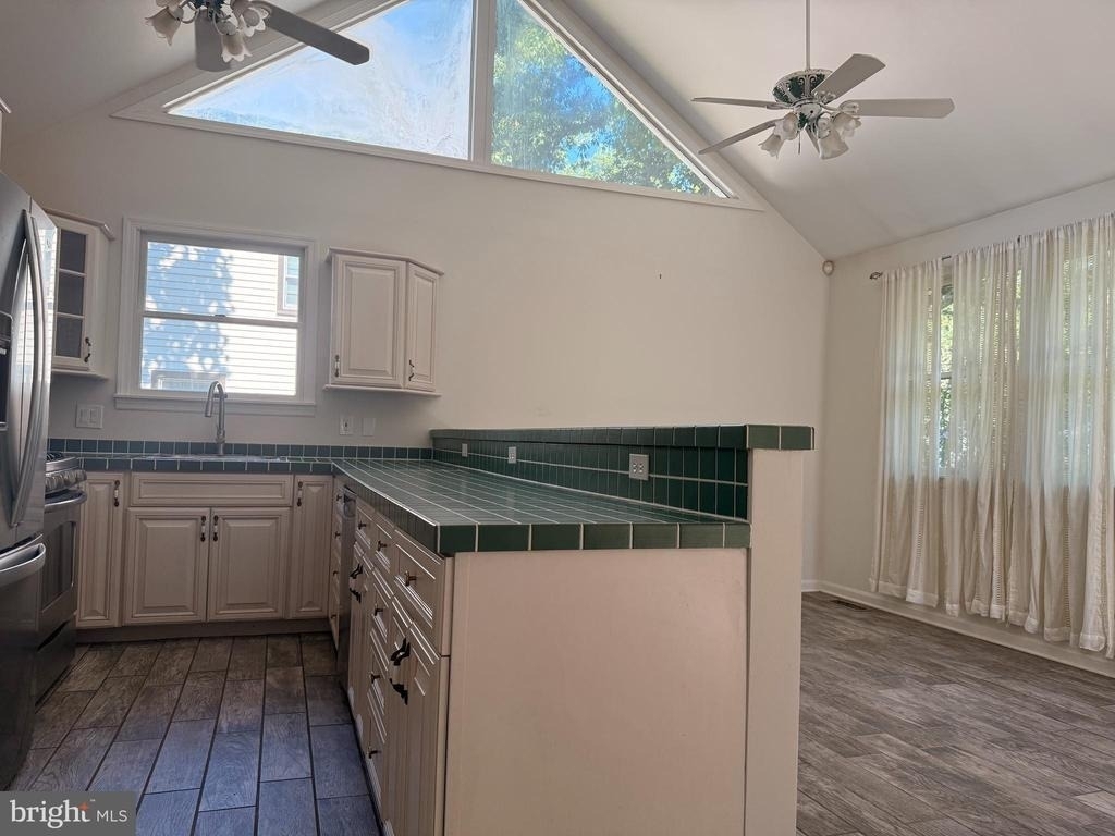 6927 Chestnut Avenue - Photo 2