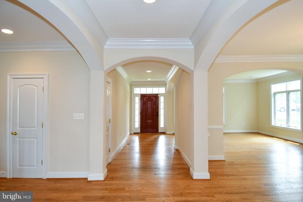 1924 Leonard Road - Photo 2