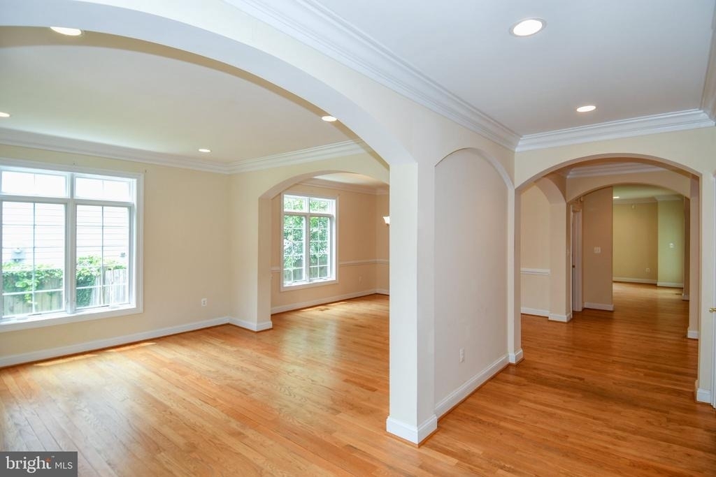 1924 Leonard Road - Photo 4