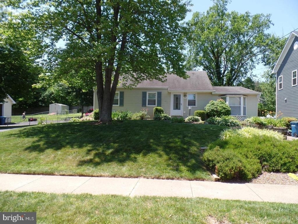 1820 Pimmit Drive - Photo 0