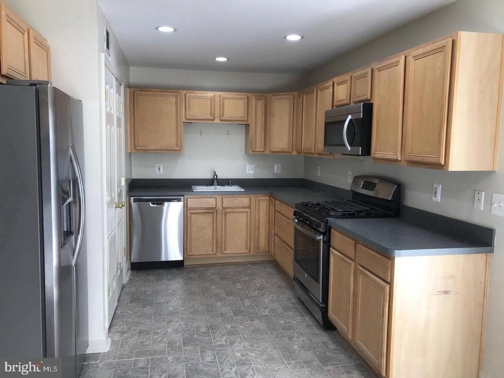 1820 Pimmit Drive - Photo 3