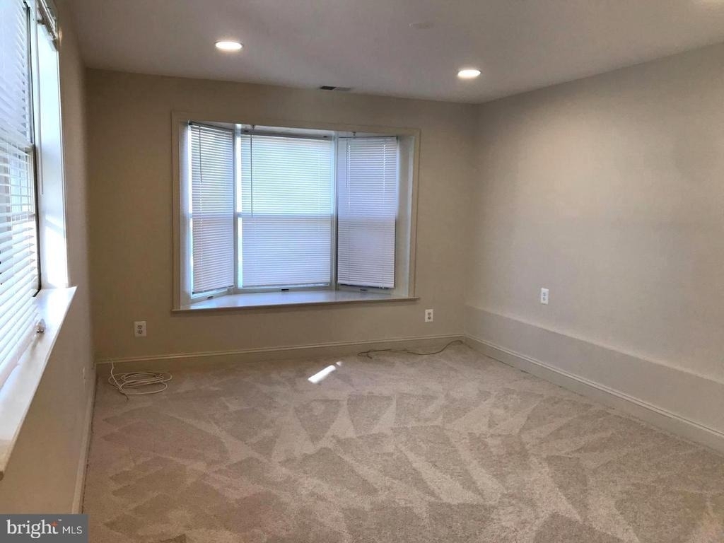 1820 Pimmit Drive - Photo 5