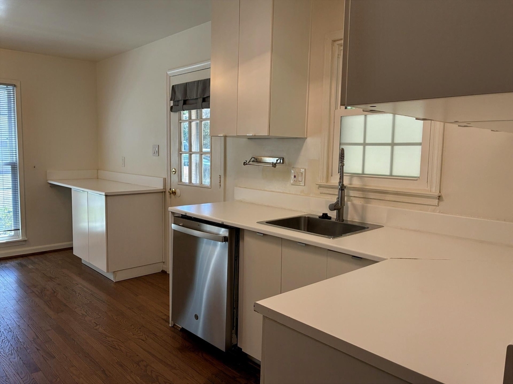 4834 King Solomon Drive - Photo 8